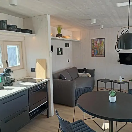 Buqez Resort, 51 Drage